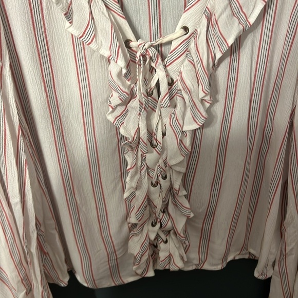 American Eagle Ruffle Blouse - Picture 3 of 6
